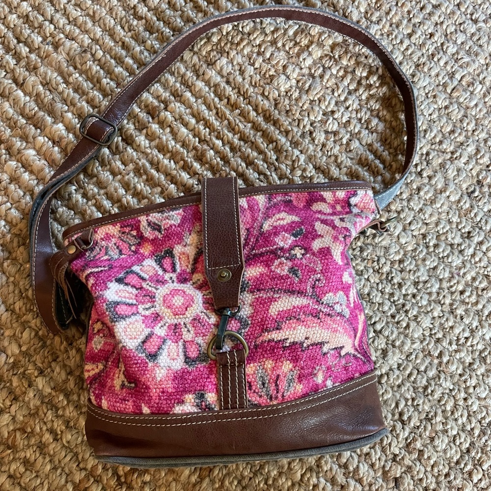 Myra Shoulder Bag